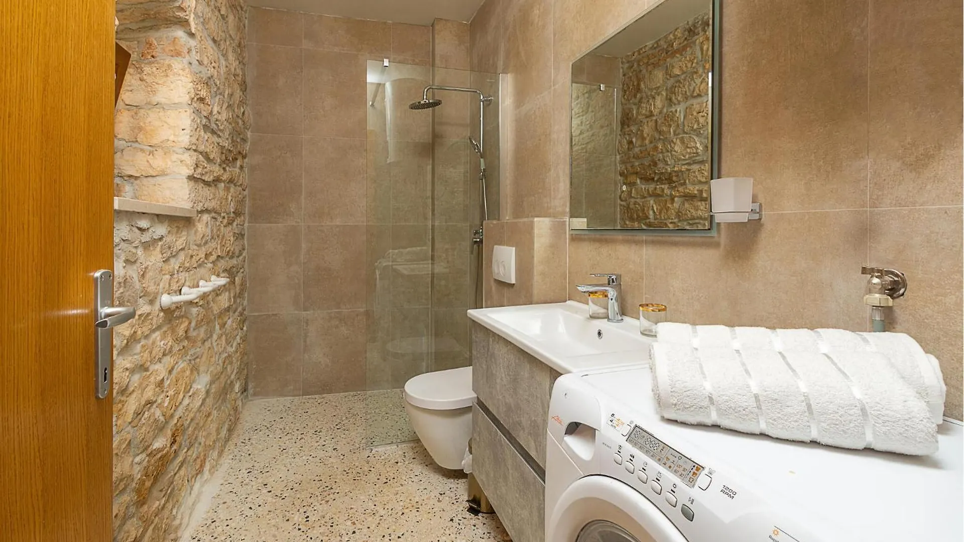 Amazing Home In Svetvincenat With Kitchen